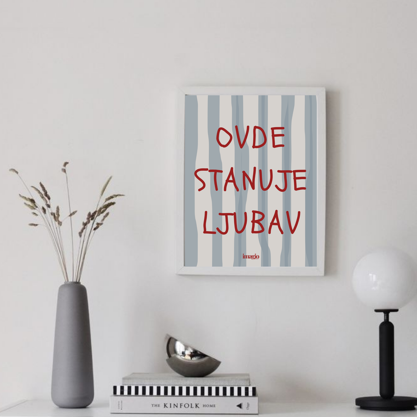 Uramljen poster - Ovde stanuje ljubav (crvena) - 32x42 / 42x52 cm Beli