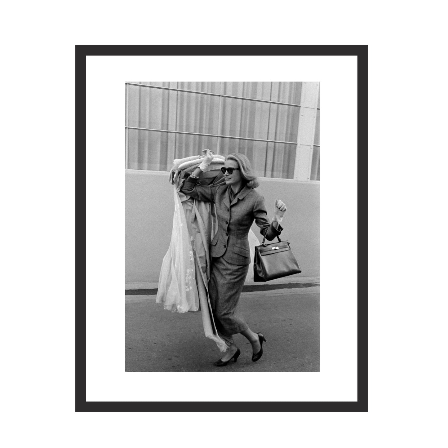 Grace Kelly: The Final Curtain - Framed Art - Multiframe