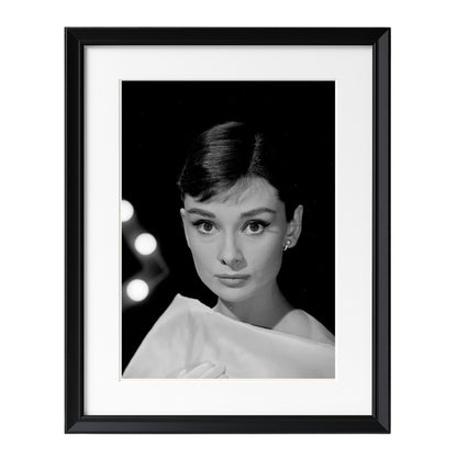 Audrey Hepburn (1956) - Framed Art - Multiframe