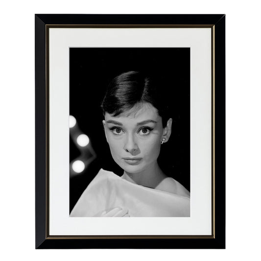 Audrey Hepburn (1956) - Framed Art - Multiframe