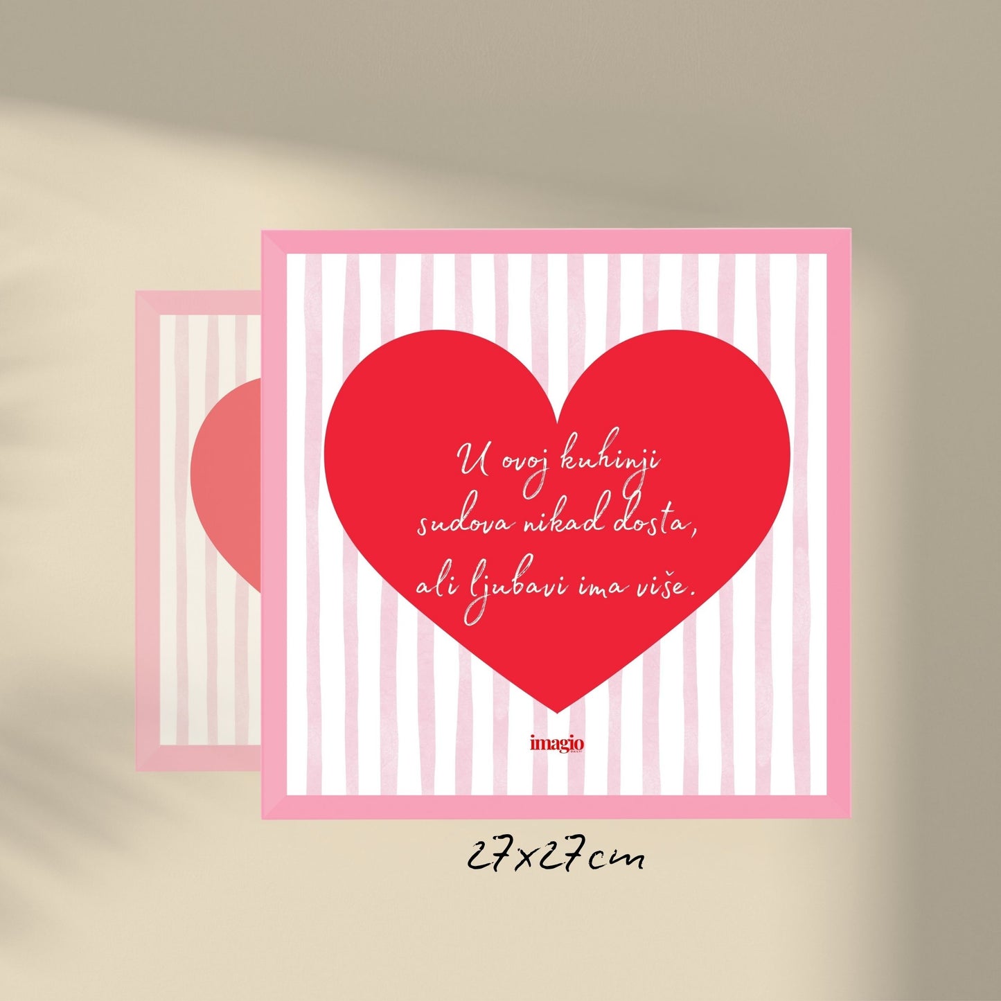 Miniature - U ovoj kuhinji sudova nikad dosta, ali ljubavi ima više. - Pink Frame