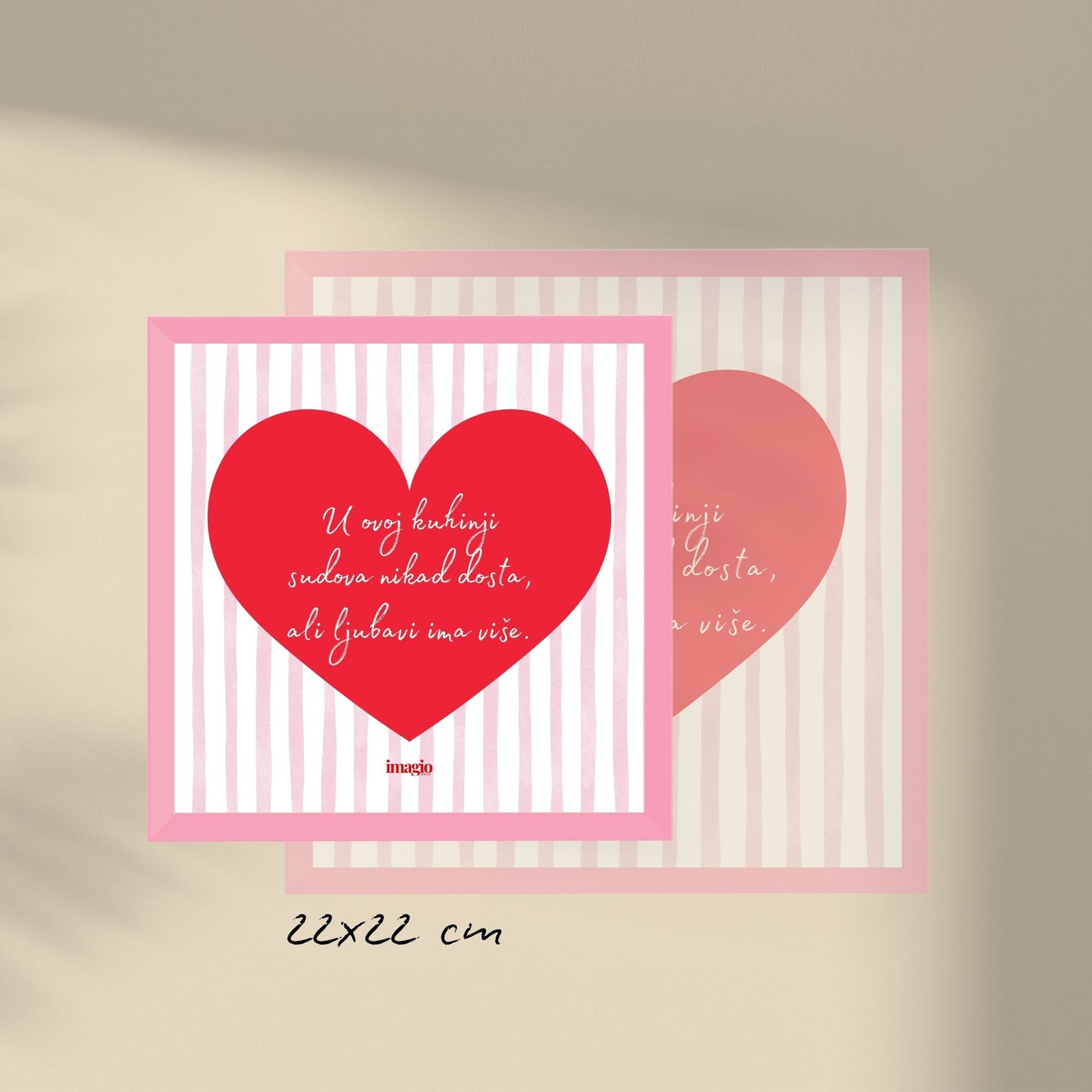 Miniature - U ovoj kuhinji sudova nikad dosta, ali ljubavi ima više. - Pink Frame