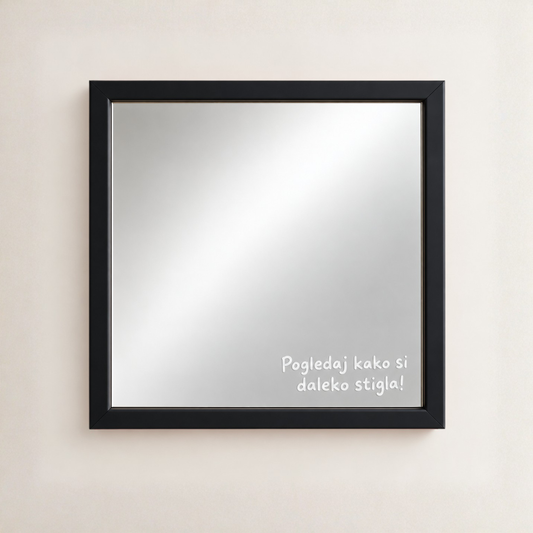 Miniature Mirror - Pogledaj kako si daleko stigla!